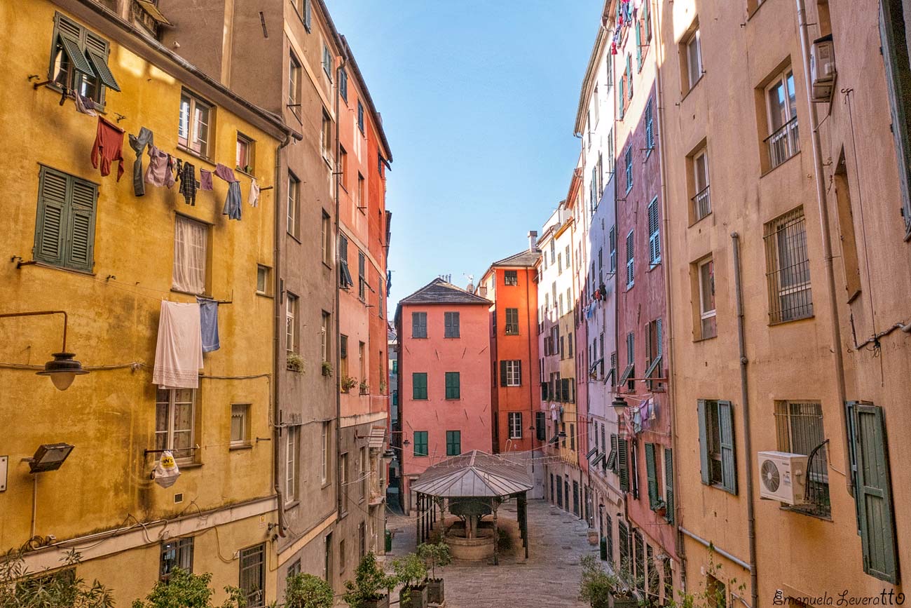 Piazza Truogoli di Santa Brigida, Genoa